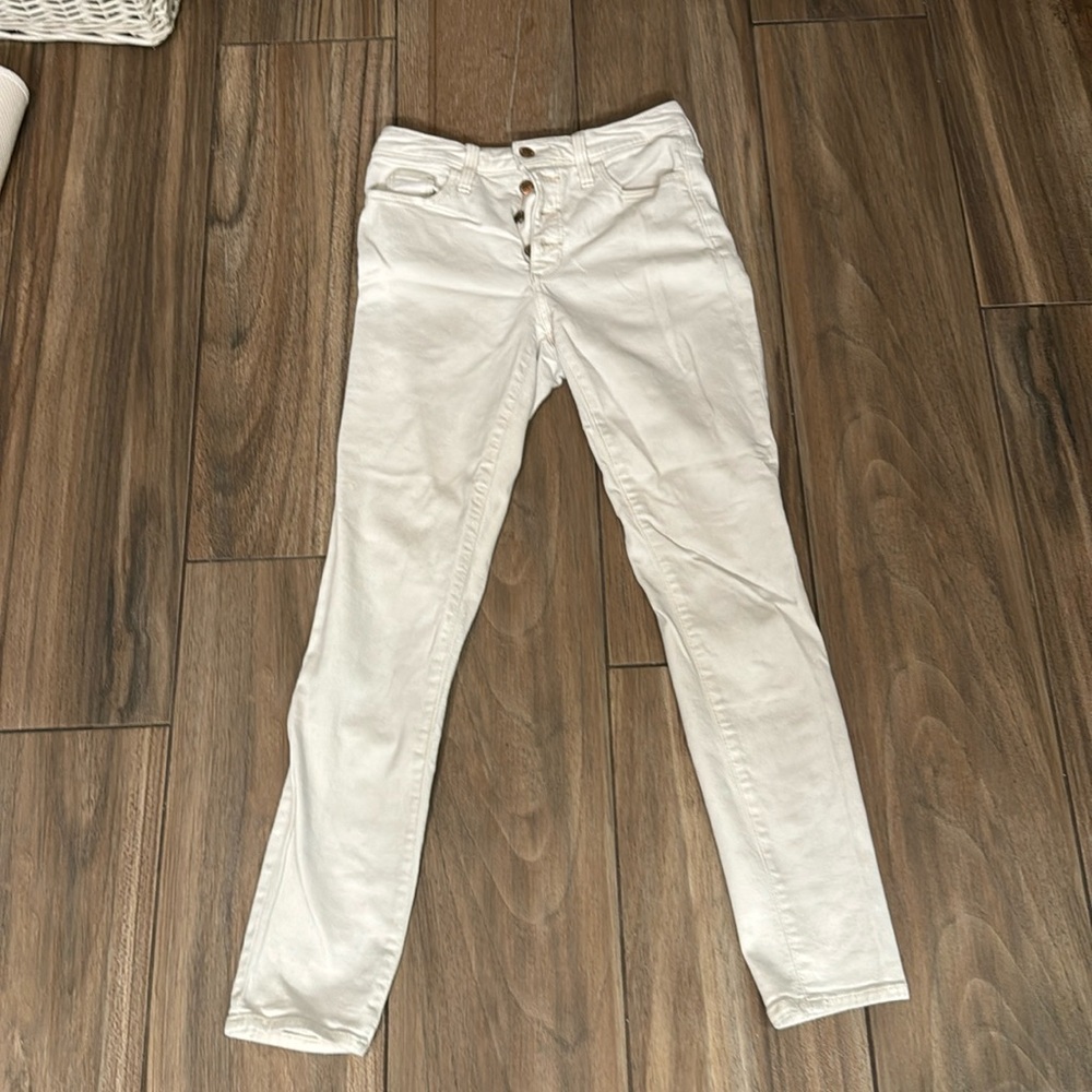 NWOT Universal Thread khaki/cream skinny denim pants size 26